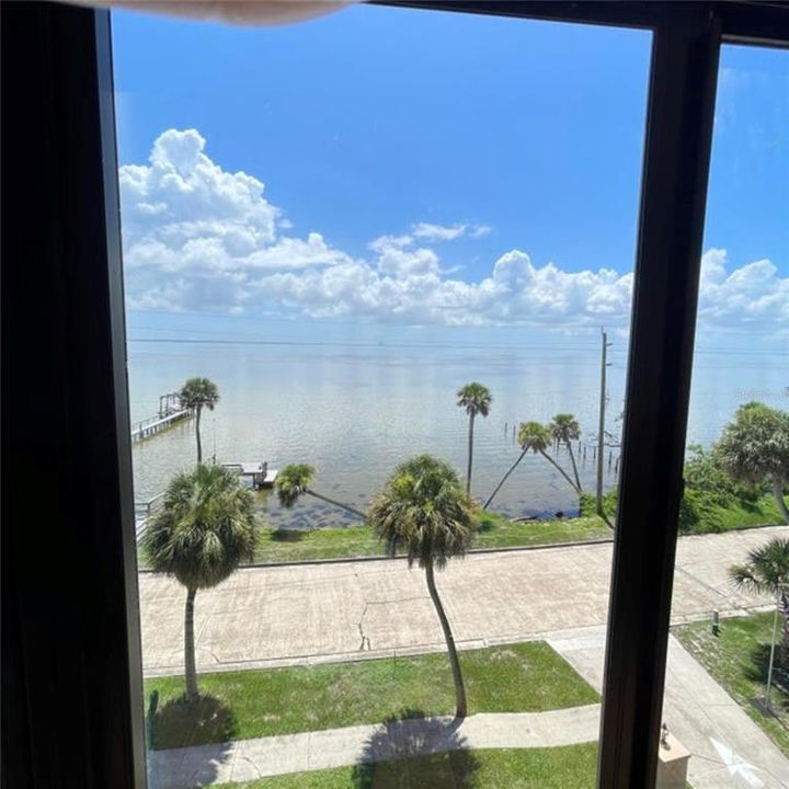 For Sale: $279,000 (3 beds, 2 baths, 1681 Square Feet)