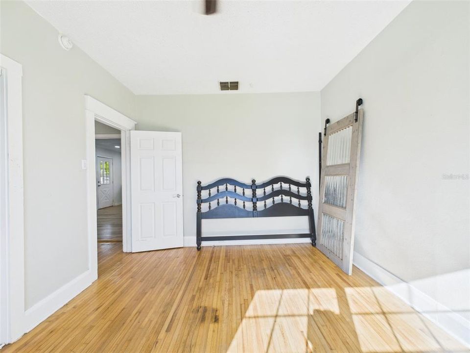 For Sale: $349,900 (3 beds, 2 baths, 1860 Square Feet)