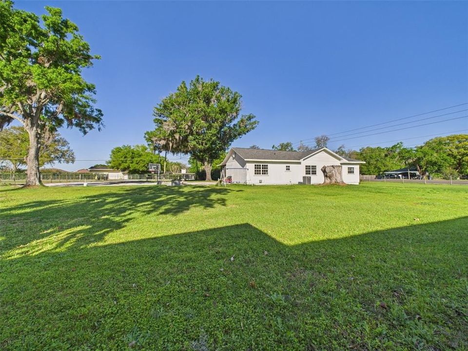 For Sale: $349,900 (3 beds, 2 baths, 1860 Square Feet)