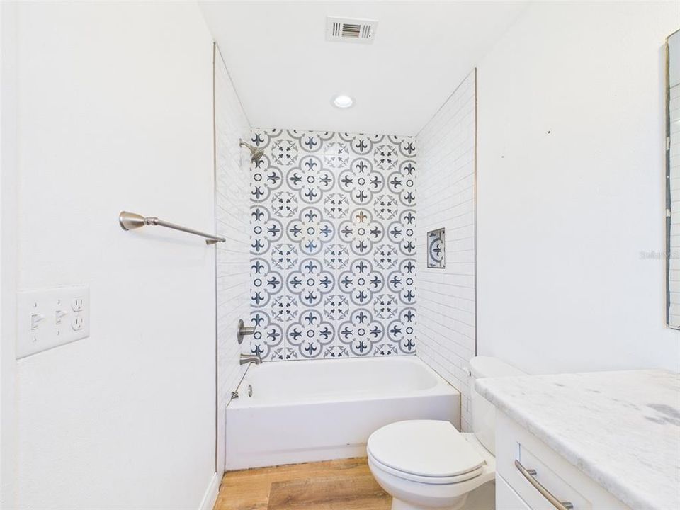 For Sale: $349,900 (3 beds, 2 baths, 1860 Square Feet)