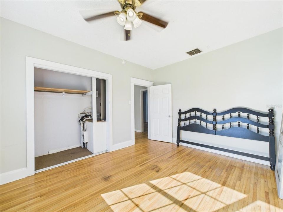 For Sale: $349,900 (3 beds, 2 baths, 1860 Square Feet)