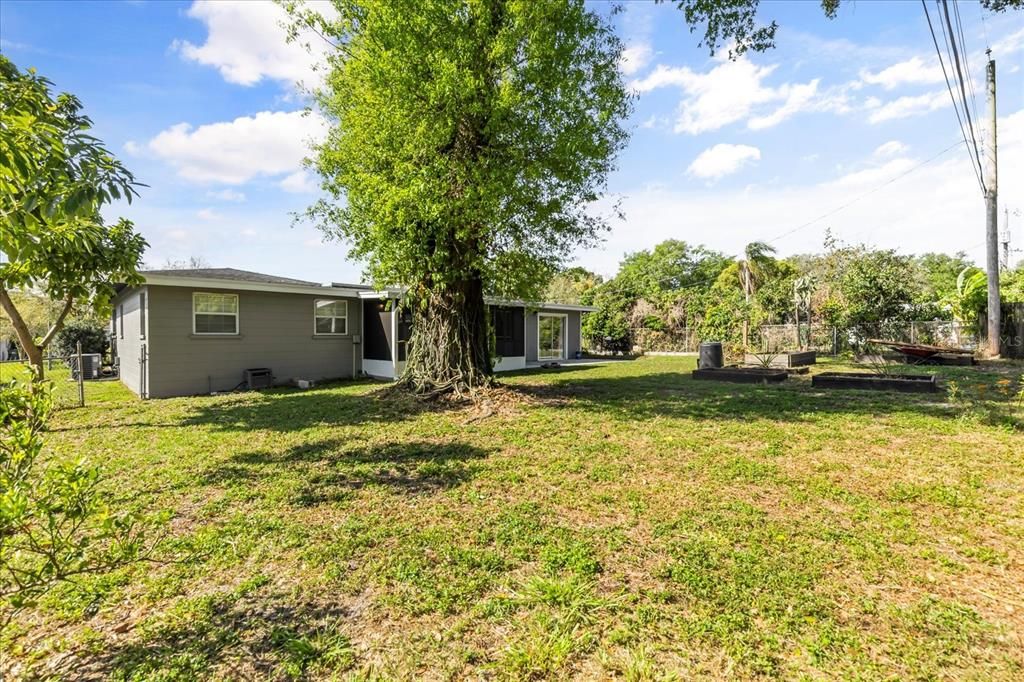 For Sale: $354,900 (3 beds, 2 baths, 1918 Square Feet)