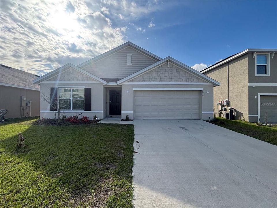 Recently Rented: $2,100 (4 beds, 2 baths, 1827 Square Feet)