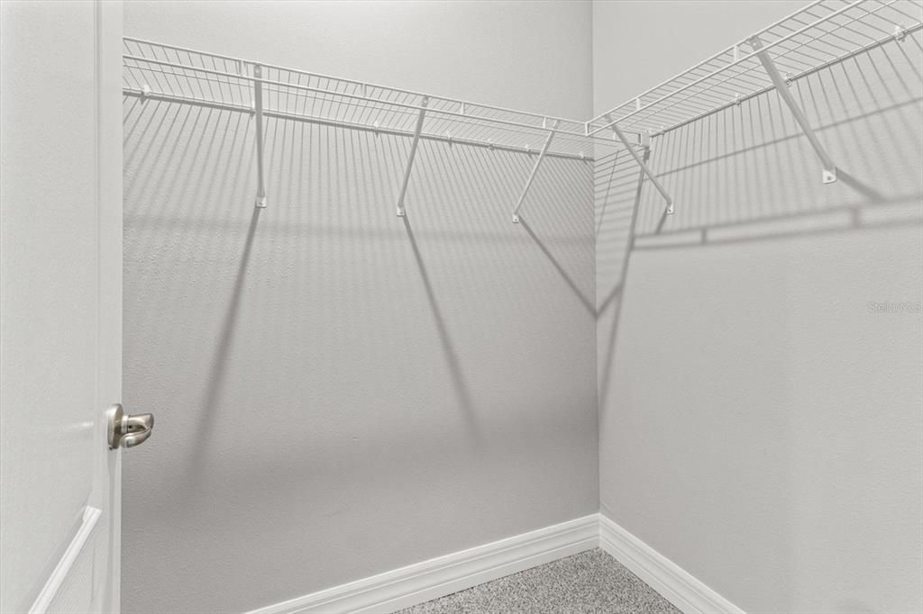 En Venta: $339,900 (4 camas, 3 baños, 1990 Pies cuadrados)