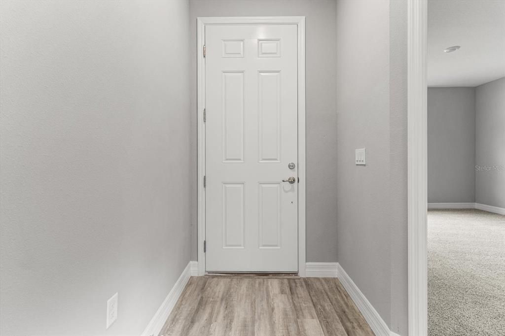 En Venta: $339,900 (4 camas, 3 baños, 1990 Pies cuadrados)