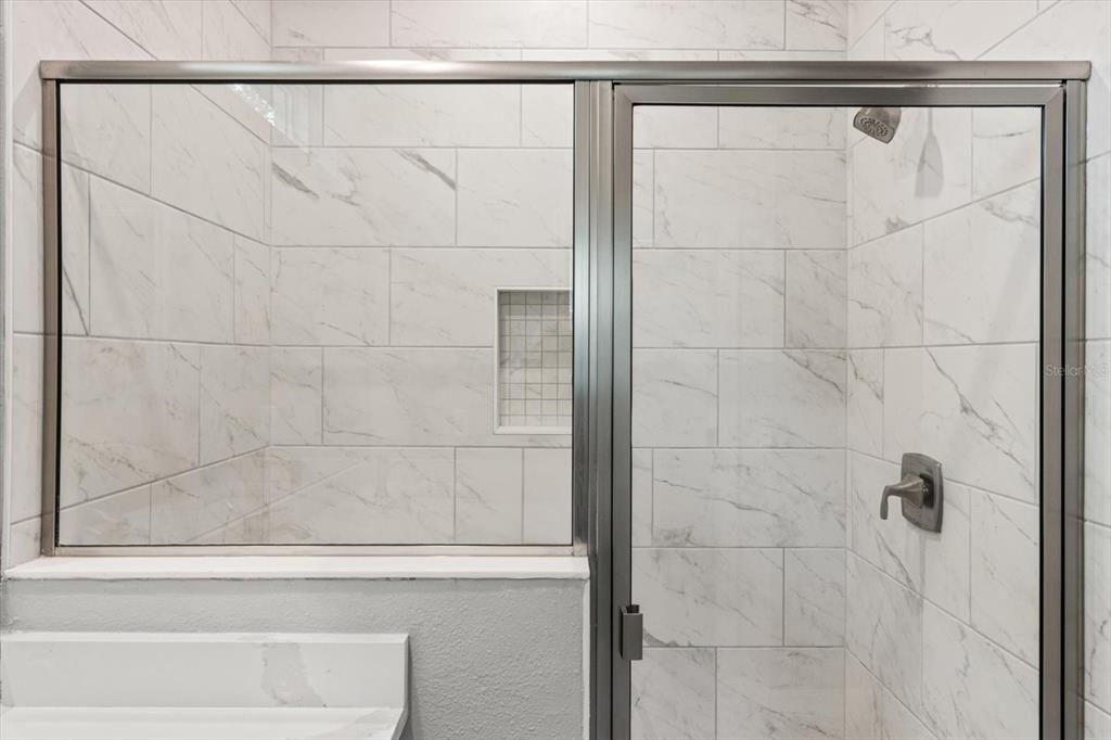 En Venta: $339,900 (4 camas, 3 baños, 1990 Pies cuadrados)