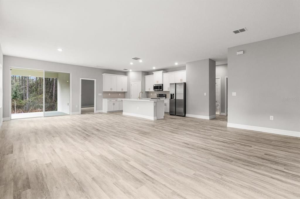 En Venta: $339,900 (4 camas, 3 baños, 1990 Pies cuadrados)