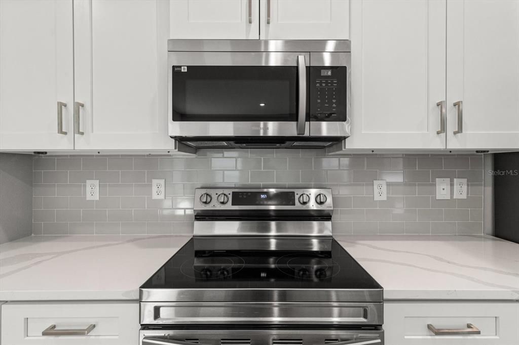 En Venta: $339,900 (4 camas, 3 baños, 1990 Pies cuadrados)