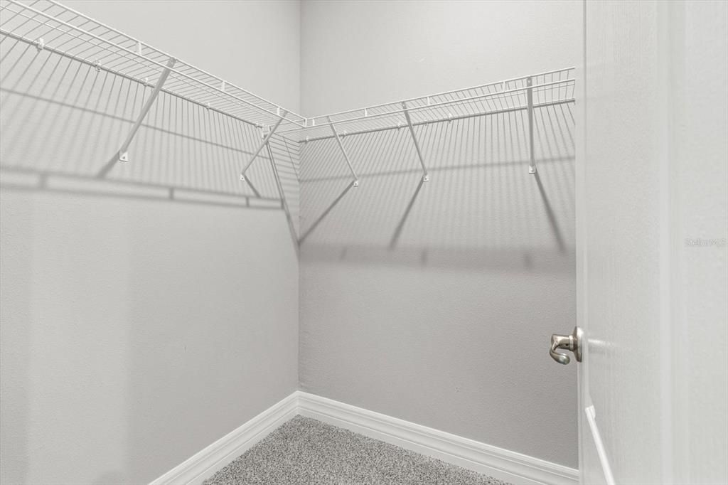 En Venta: $339,900 (4 camas, 3 baños, 1990 Pies cuadrados)