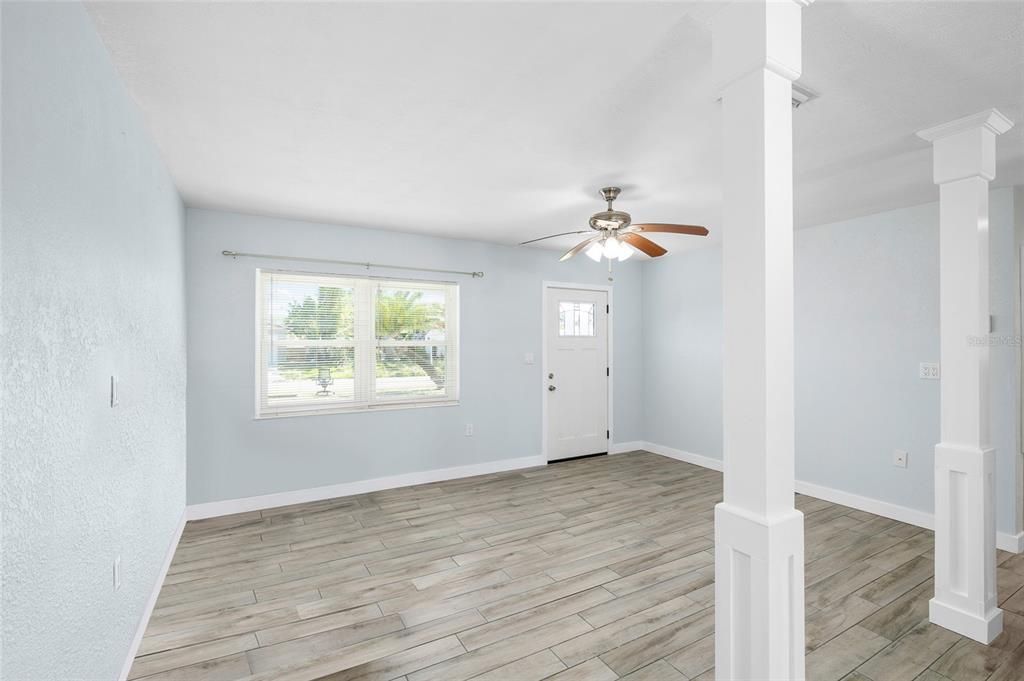 待售: $399,000 (3 贝兹, 2 浴室, 1296 平方英尺)