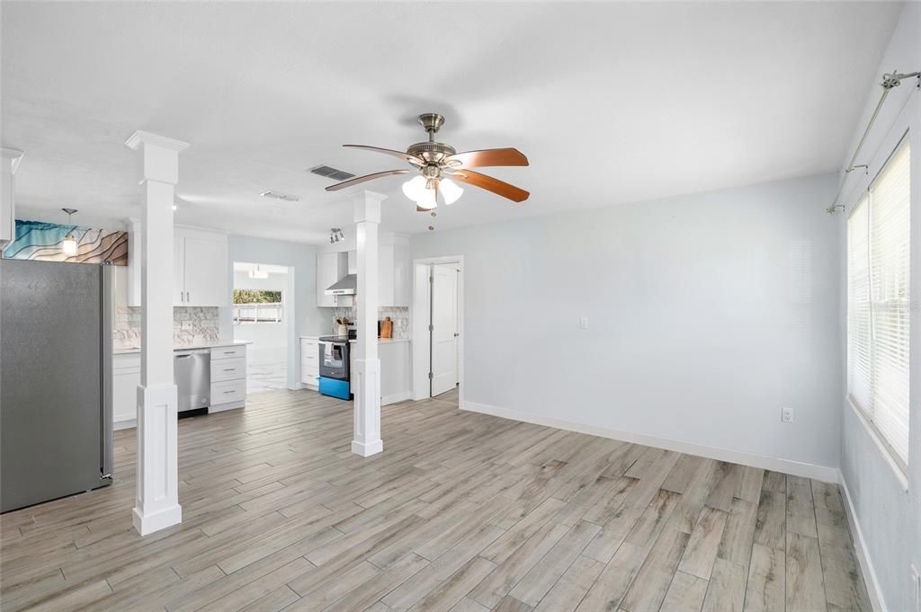 待售: $399,000 (3 贝兹, 2 浴室, 1296 平方英尺)