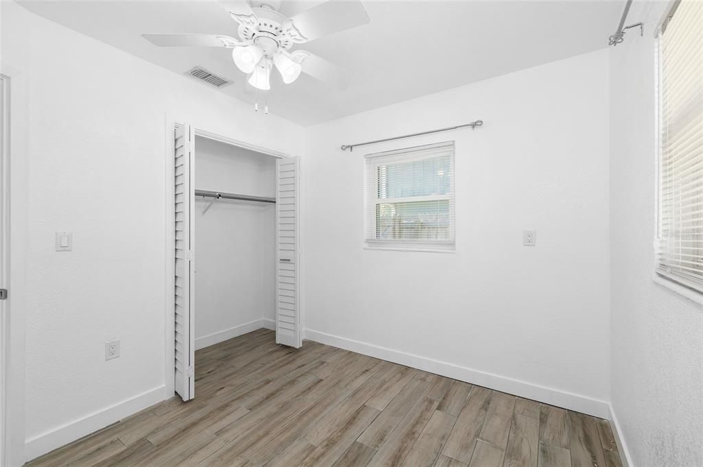 待售: $399,000 (3 贝兹, 2 浴室, 1296 平方英尺)