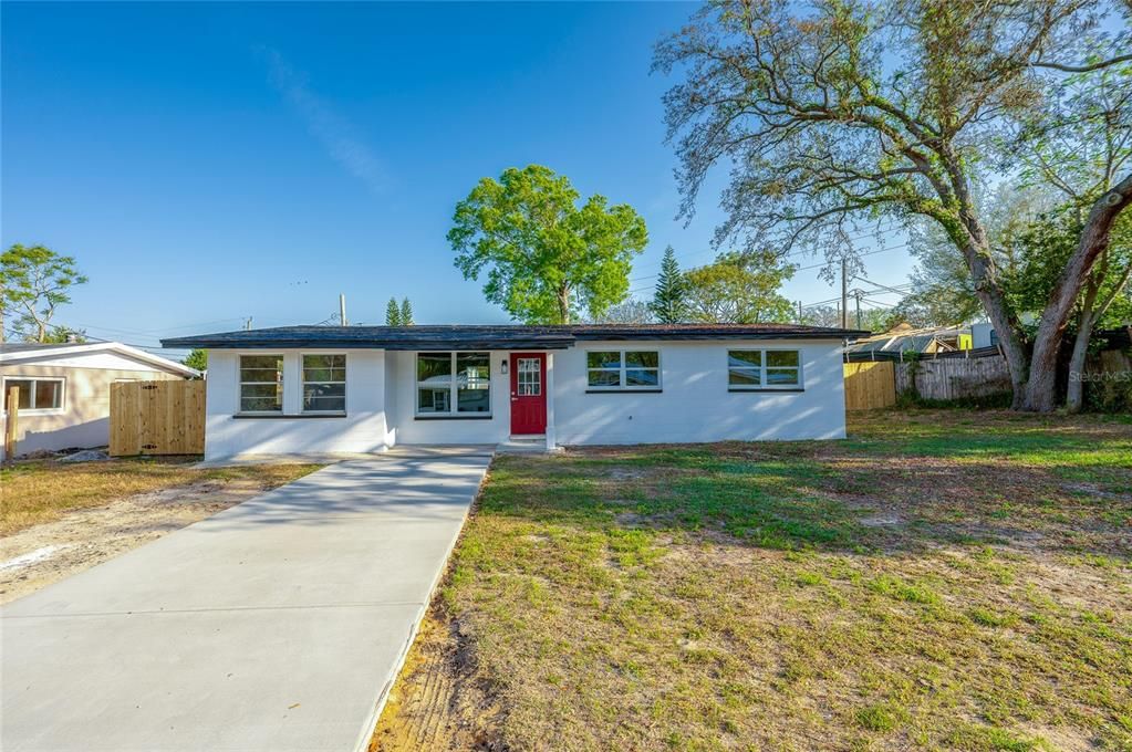 Recently Sold: $229,900 (3 beds, 1 baths, 1398 Square Feet)