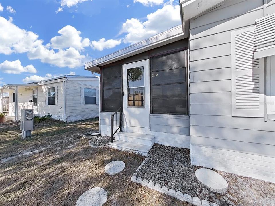 For Sale: $189,900 (2 beds, 2 baths, 1152 Square Feet)