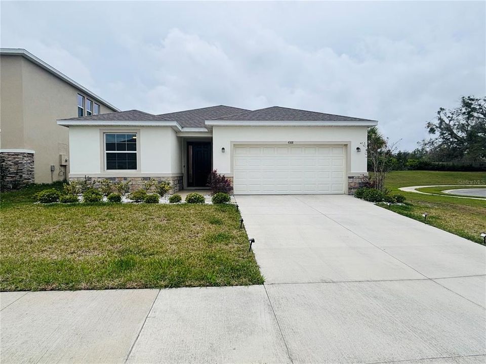 Recently Rented: $2,495 (4 beds, 2 baths, 2053 Square Feet)