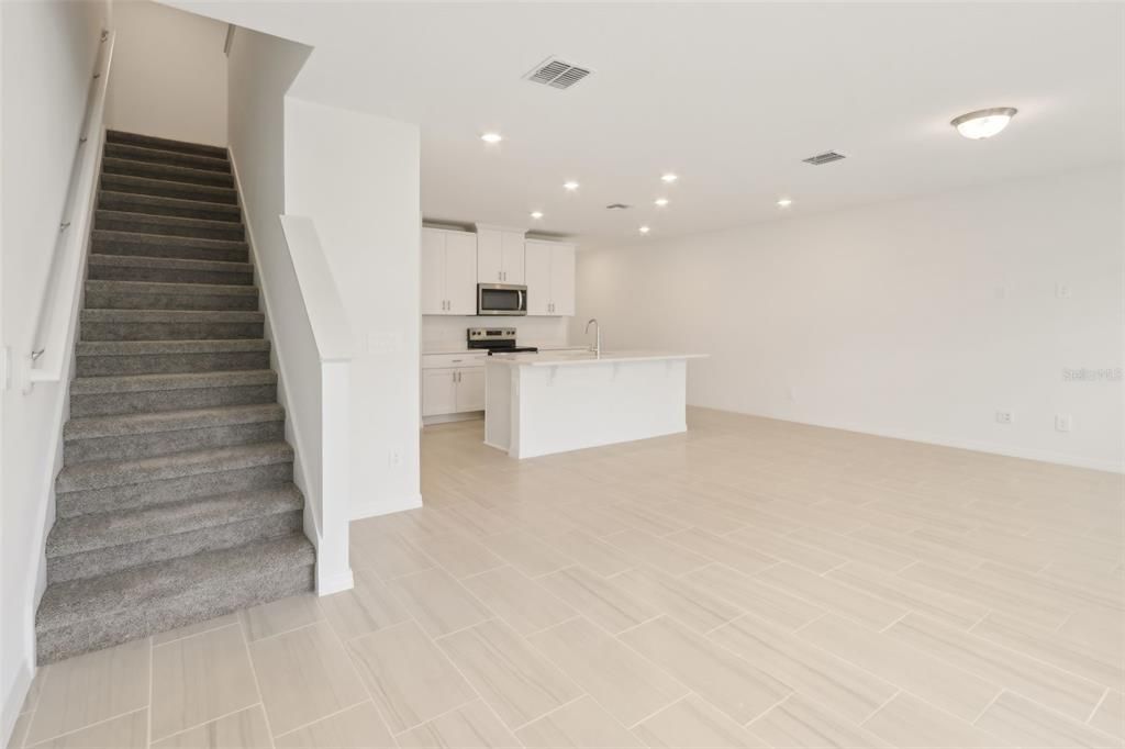 For Sale: $337,000 (3 beds, 2 baths, 1566 Square Feet)