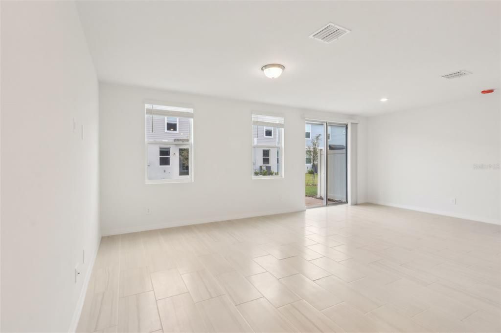 For Sale: $337,000 (3 beds, 2 baths, 1566 Square Feet)