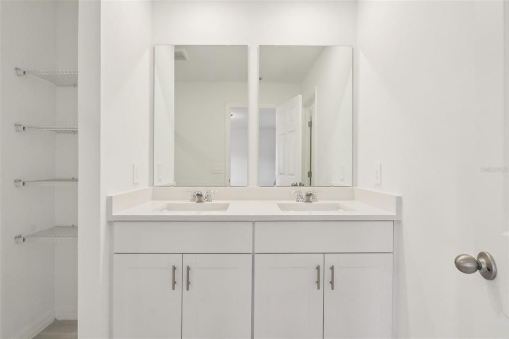 For Sale: $337,000 (3 beds, 2 baths, 1566 Square Feet)