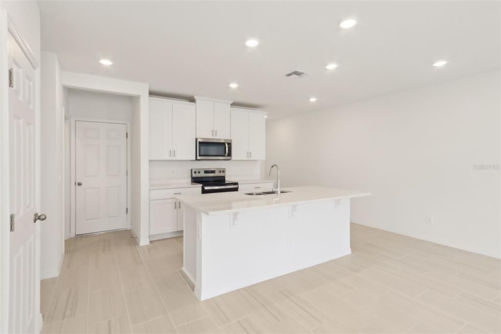 For Sale: $337,000 (3 beds, 2 baths, 1566 Square Feet)
