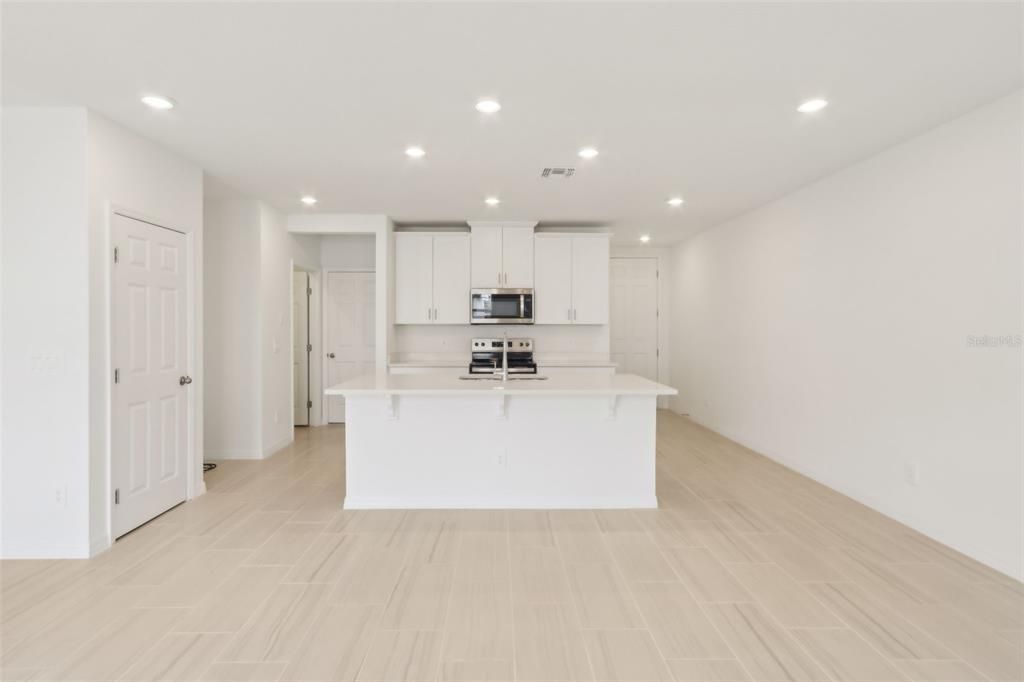 For Sale: $337,000 (3 beds, 2 baths, 1566 Square Feet)