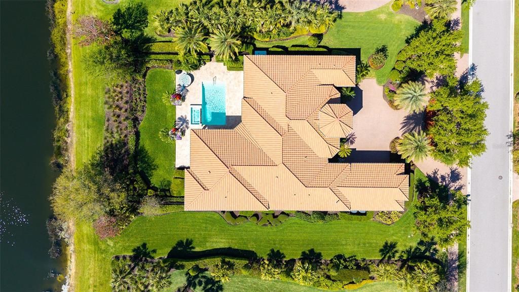 Под контрактом: $2,795,000 (4 спален, 4 ванн, 4364 Квадратных фут)