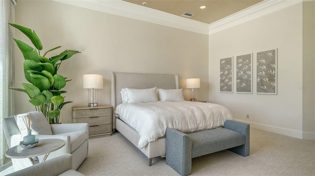 Под контрактом: $2,795,000 (4 спален, 4 ванн, 4364 Квадратных фут)