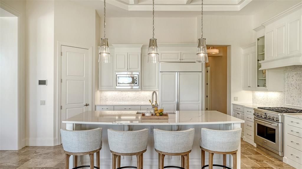 Под контрактом: $2,795,000 (4 спален, 4 ванн, 4364 Квадратных фут)