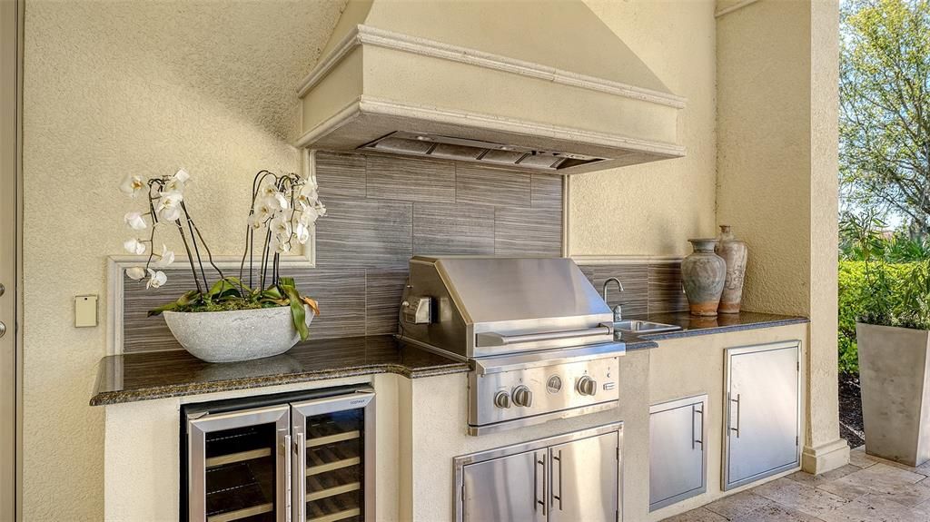 Под контрактом: $2,795,000 (4 спален, 4 ванн, 4364 Квадратных фут)