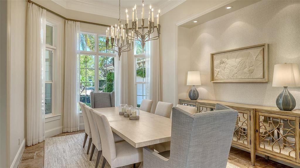 Под контрактом: $2,795,000 (4 спален, 4 ванн, 4364 Квадратных фут)