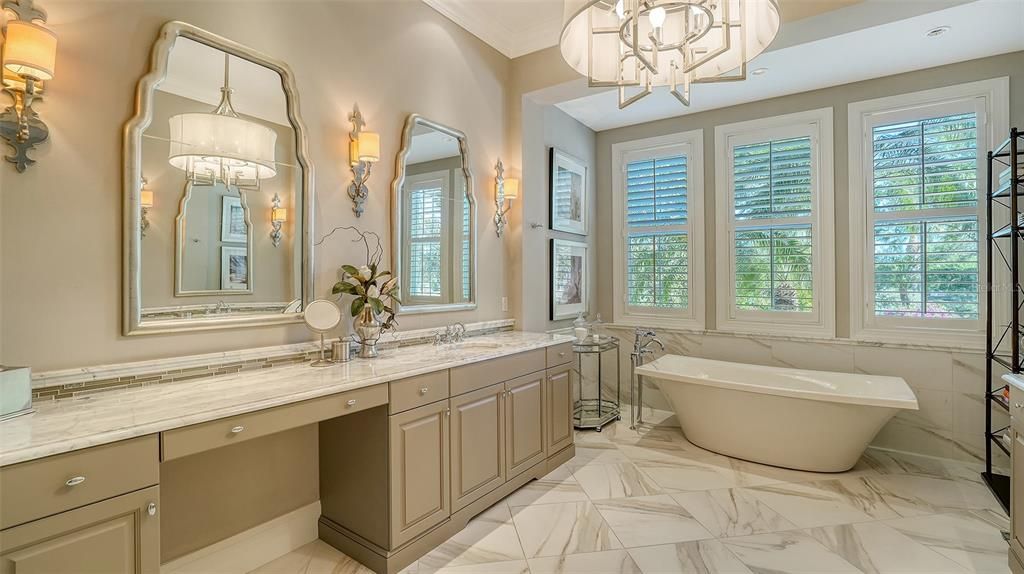 Под контрактом: $2,795,000 (4 спален, 4 ванн, 4364 Квадратных фут)