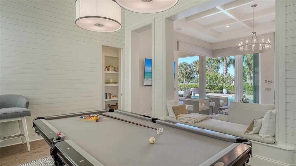 Под контрактом: $2,795,000 (4 спален, 4 ванн, 4364 Квадратных фут)