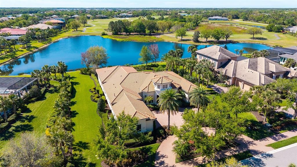 Под контрактом: $2,795,000 (4 спален, 4 ванн, 4364 Квадратных фут)