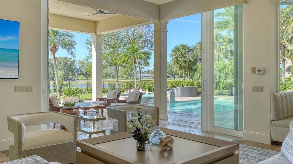 Под контрактом: $2,795,000 (4 спален, 4 ванн, 4364 Квадратных фут)