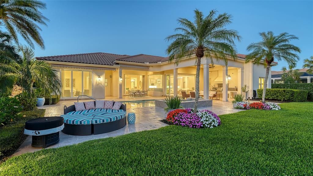 Под контрактом: $2,795,000 (4 спален, 4 ванн, 4364 Квадратных фут)