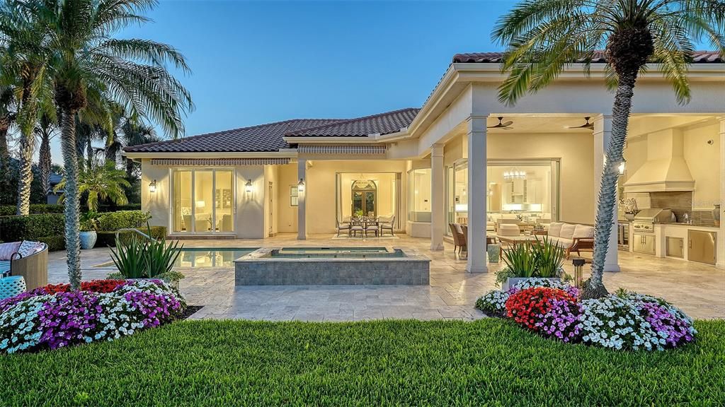 Под контрактом: $2,795,000 (4 спален, 4 ванн, 4364 Квадратных фут)