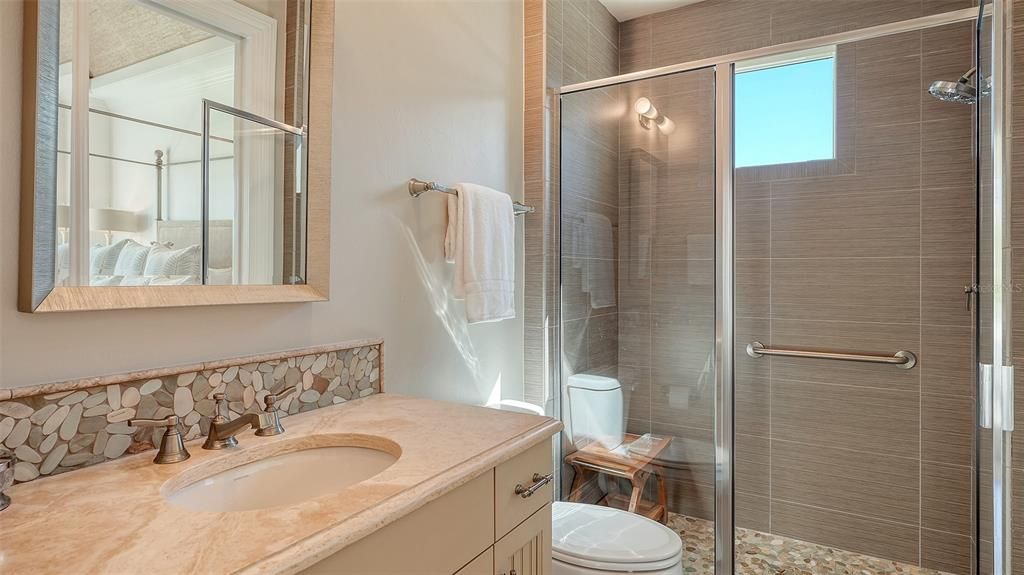 Под контрактом: $2,795,000 (4 спален, 4 ванн, 4364 Квадратных фут)