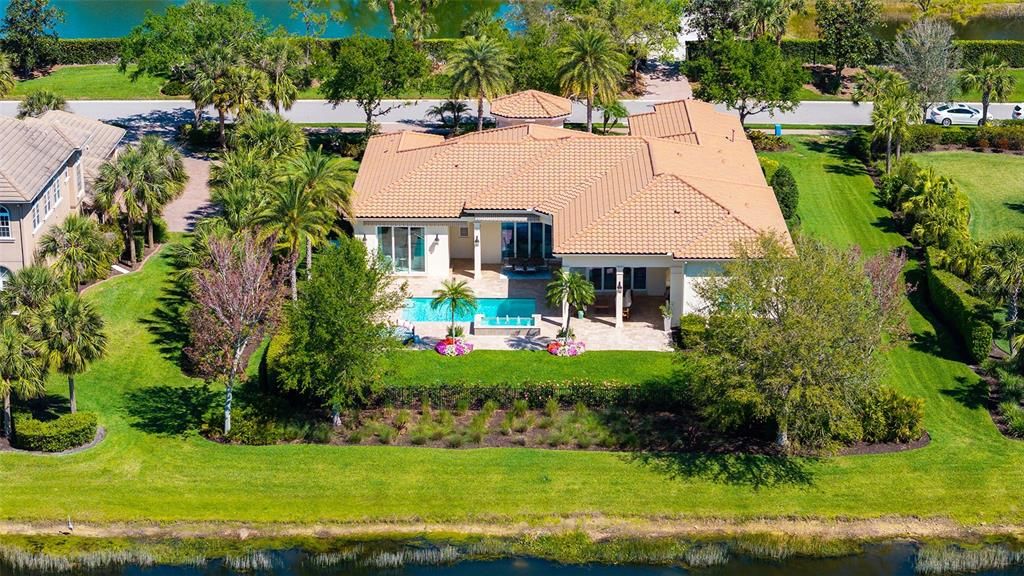 Под контрактом: $2,795,000 (4 спален, 4 ванн, 4364 Квадратных фут)