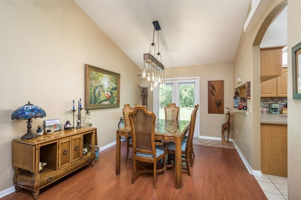 For Sale: $435,000 (3 beds, 2 baths, 1665 Square Feet)