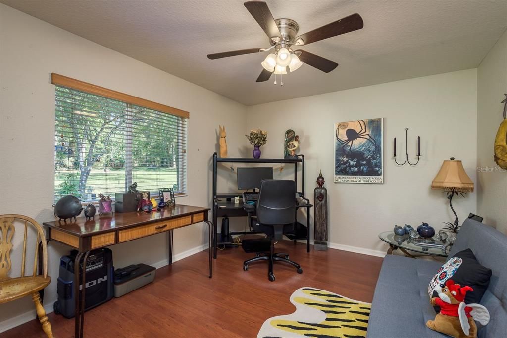 For Sale: $435,000 (3 beds, 2 baths, 1665 Square Feet)