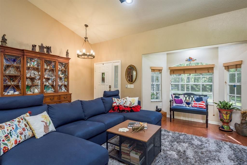 For Sale: $435,000 (3 beds, 2 baths, 1665 Square Feet)