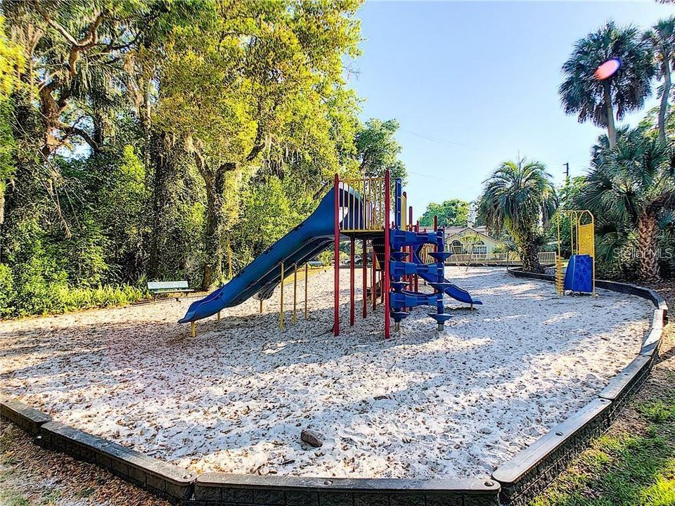 En Venta: $229,900 (2 camas, 2 baños, 1243 Pies cuadrados)
