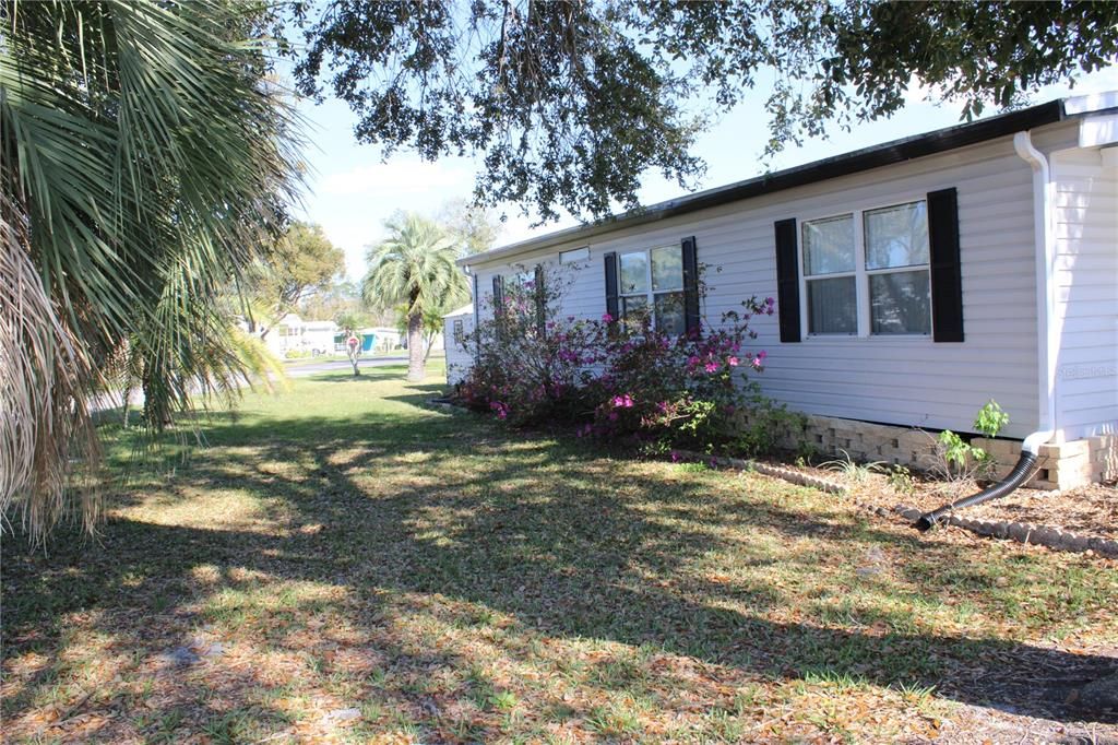 待售: $137,000 (2 贝兹, 2 浴室, 1104 平方英尺)