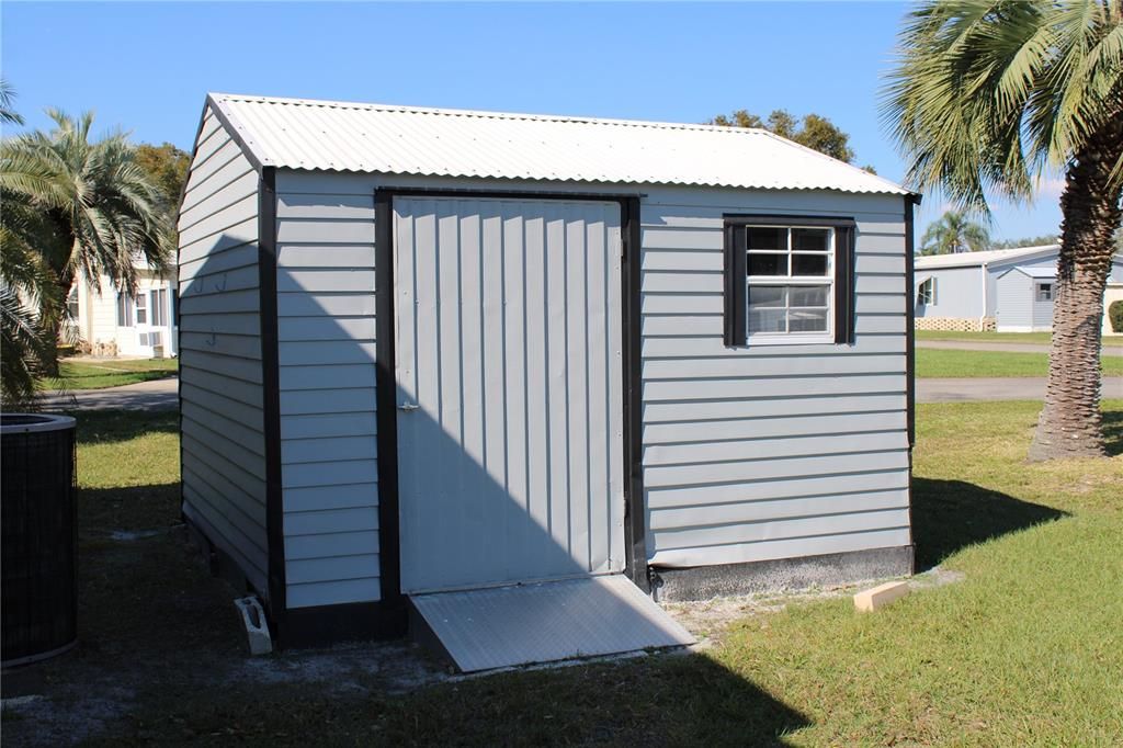 待售: $137,000 (2 贝兹, 2 浴室, 1104 平方英尺)