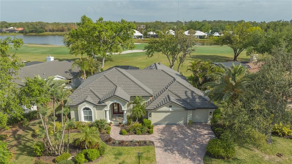 Recently Sold: $699,900 (3 beds, 3 baths, 2300 Square Feet)