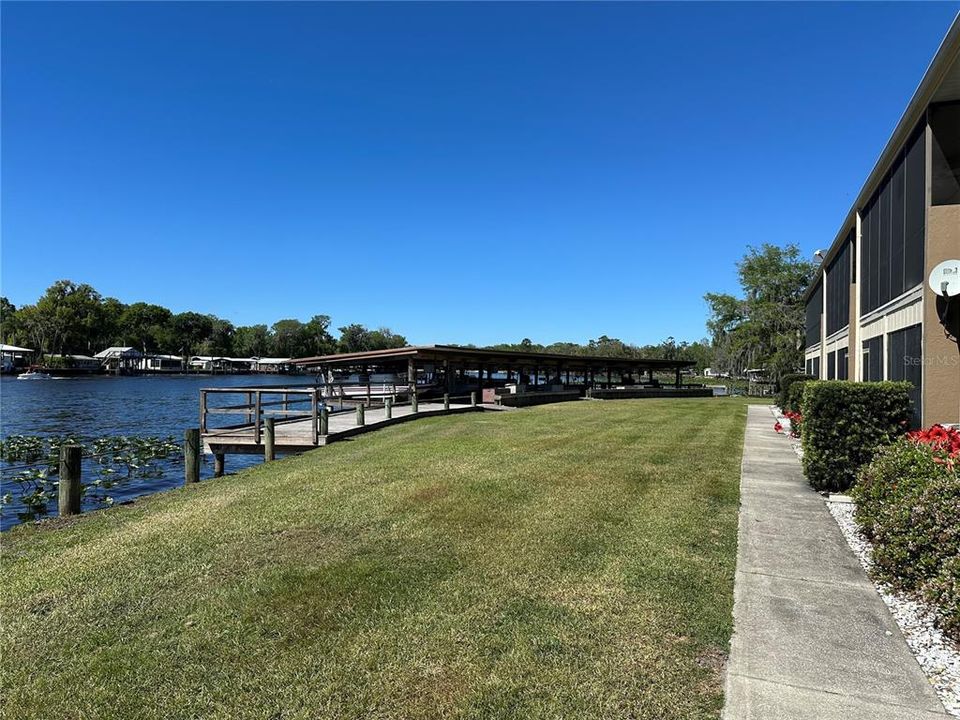 For Sale: $189,000 (2 beds, 1 baths, 832 Square Feet)