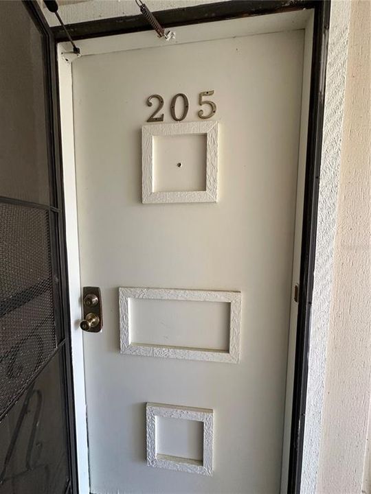 For Sale: $189,000 (2 beds, 1 baths, 832 Square Feet)