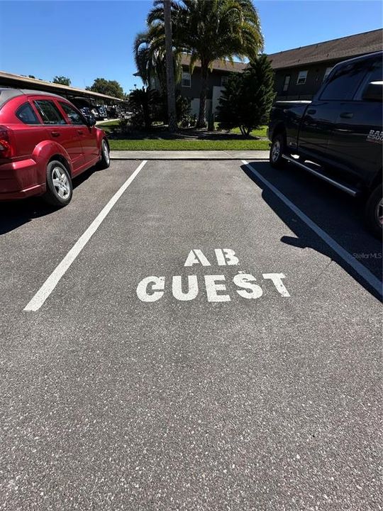 For Sale: $189,000 (2 beds, 1 baths, 832 Square Feet)