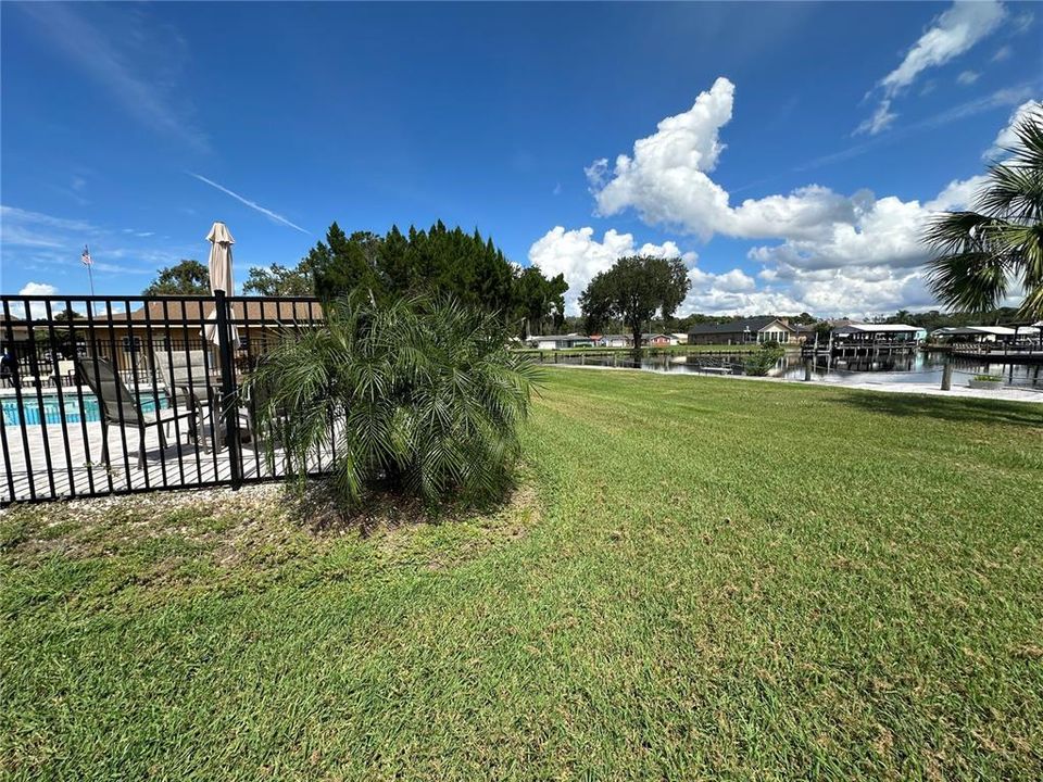 For Sale: $189,000 (2 beds, 1 baths, 832 Square Feet)