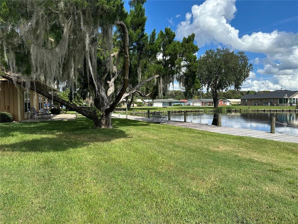 For Sale: $189,000 (2 beds, 1 baths, 832 Square Feet)