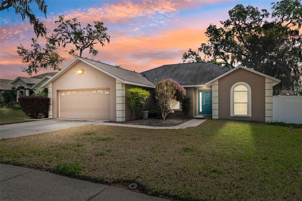 Recently Sold: $365,000 (3 beds, 2 baths, 1706 Square Feet)